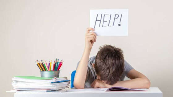 A kid fed-up of trying to study, asking for help | © Pixaway